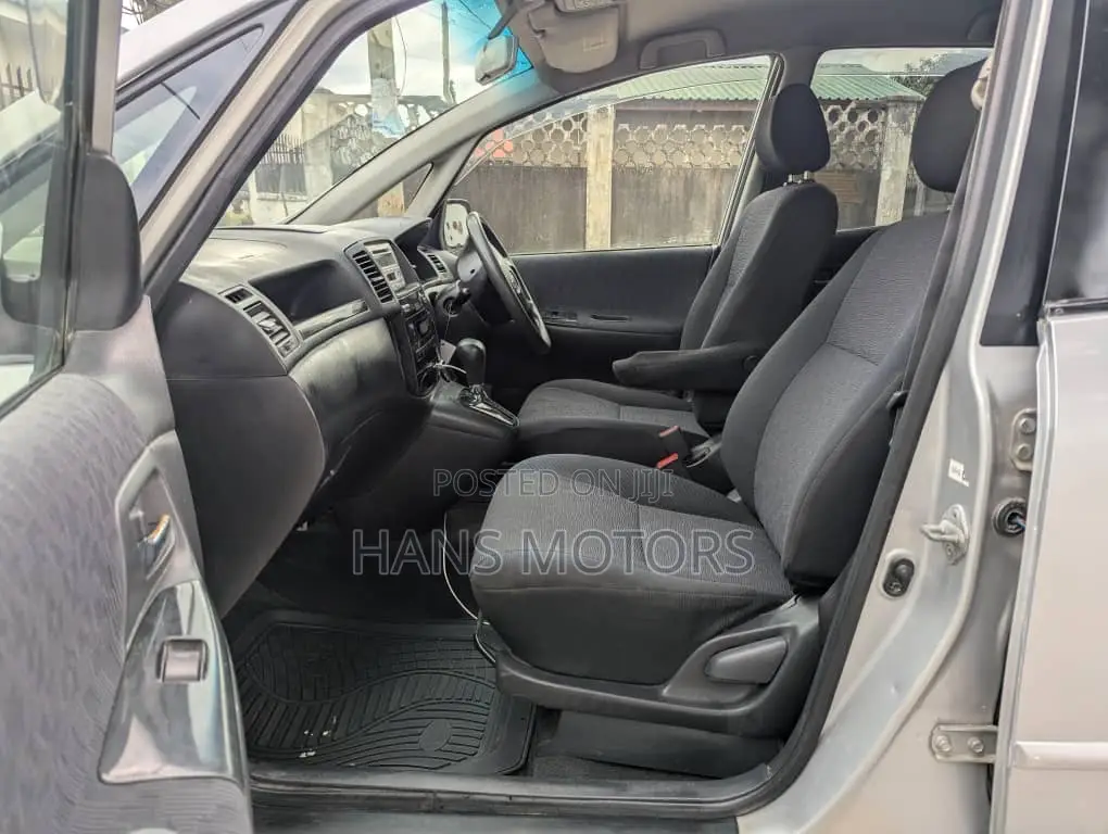 Toyota Corolla Spacio 2004 Silver