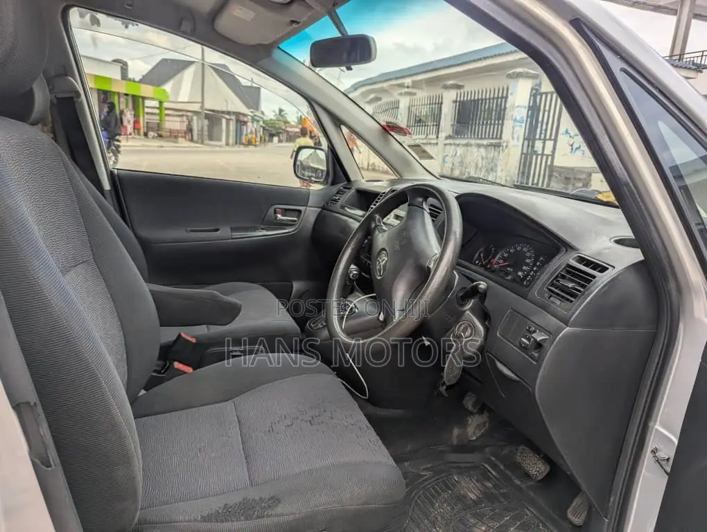 Toyota Corolla Spacio 2004 Silver