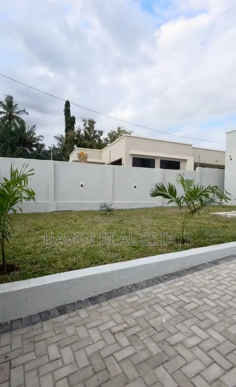 3bdrm House in Goba for sale