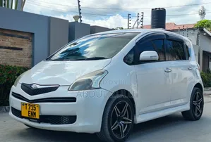 Toyota Ractis 2010 White