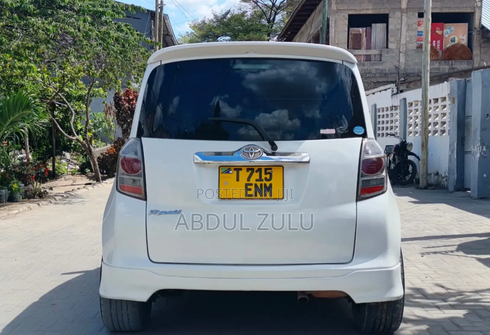 Toyota Ractis 2010 White