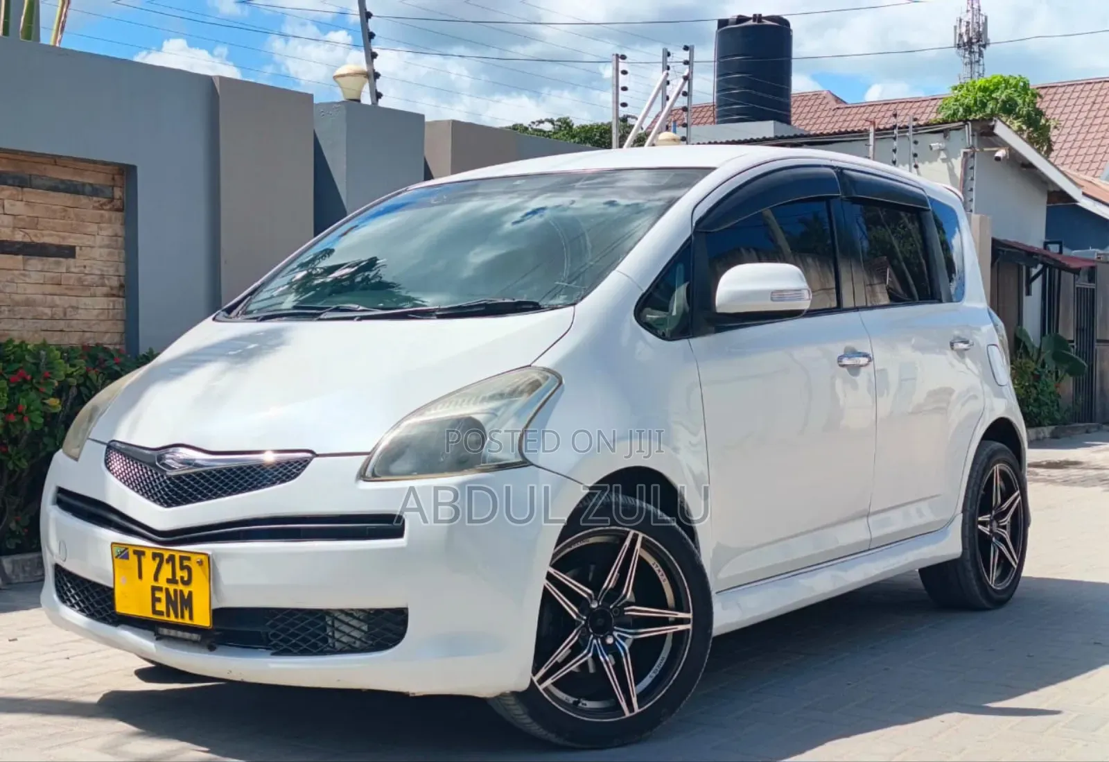 Toyota Ractis 2010 White