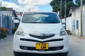 Toyota Ractis 2010 White