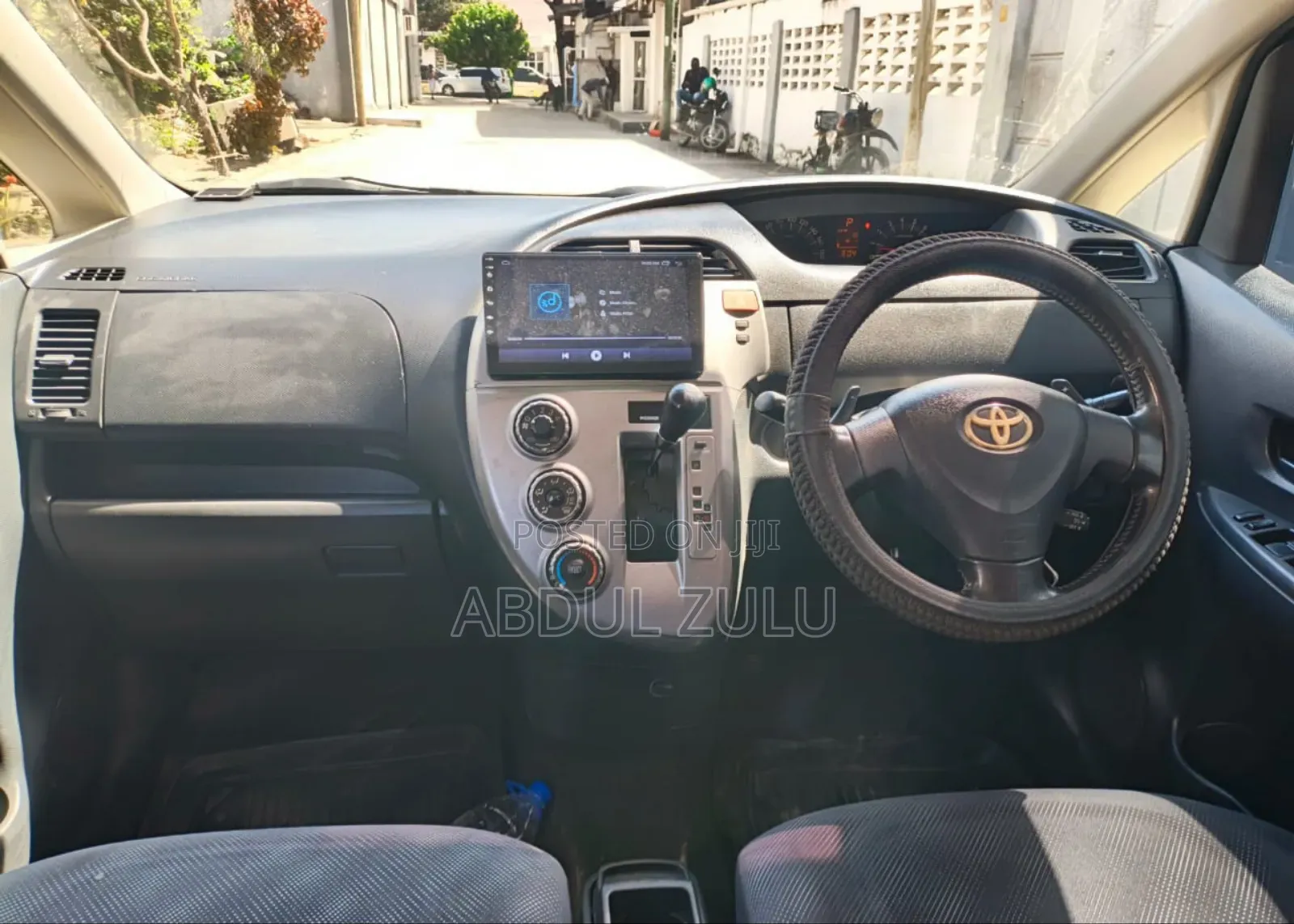 Toyota Ractis 2010 White