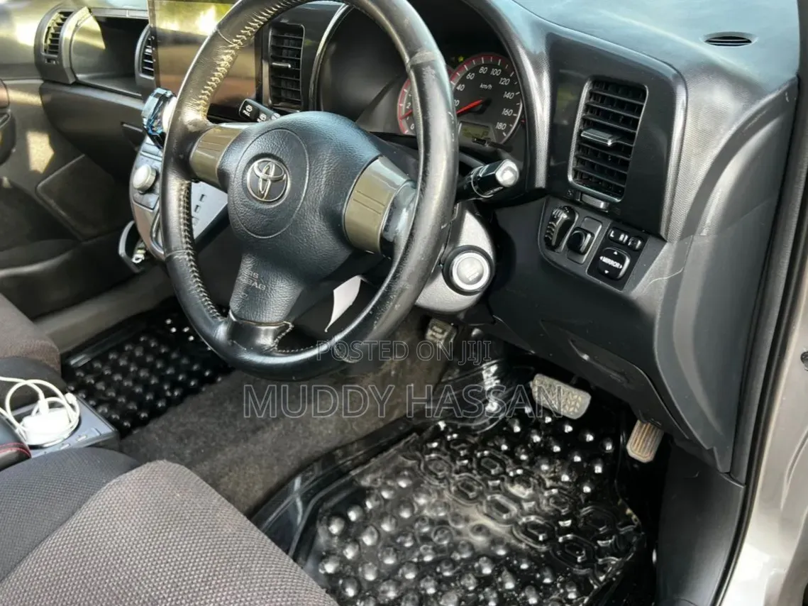 Toyota Wish 2006 Gray