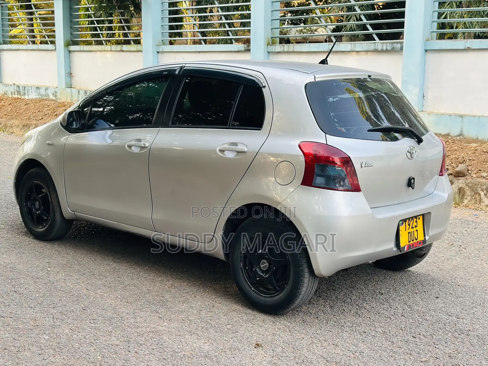 Toyota Vitz 2006 Silver