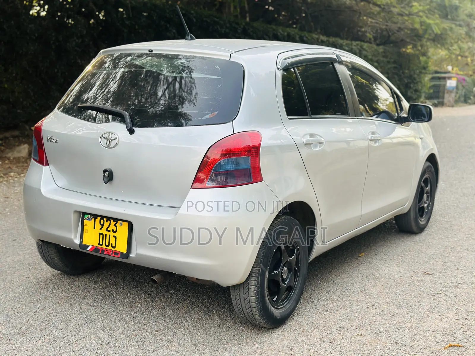Toyota Vitz 2006 Silver