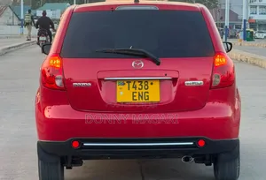 Mazda Verisa 2010 Red