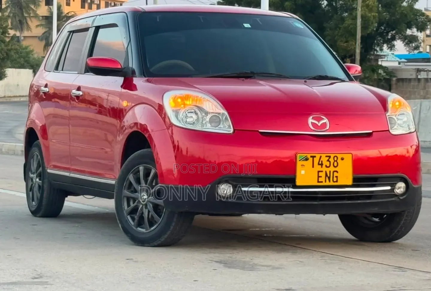 Mazda Verisa 2010 Red