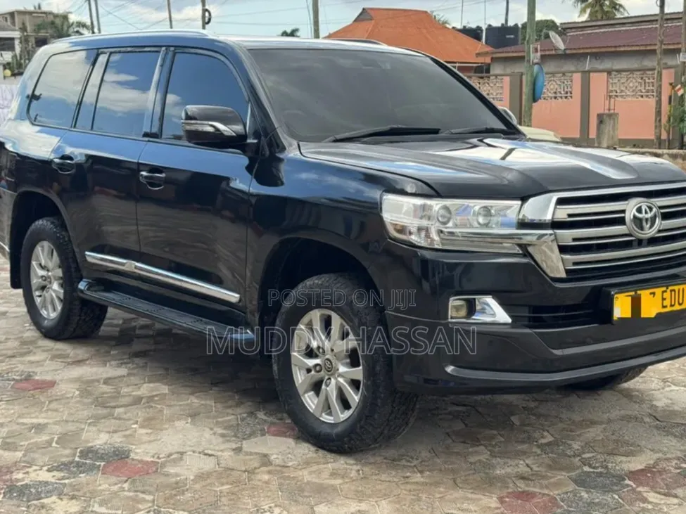 Toyota Land Cruiser 2011 Black