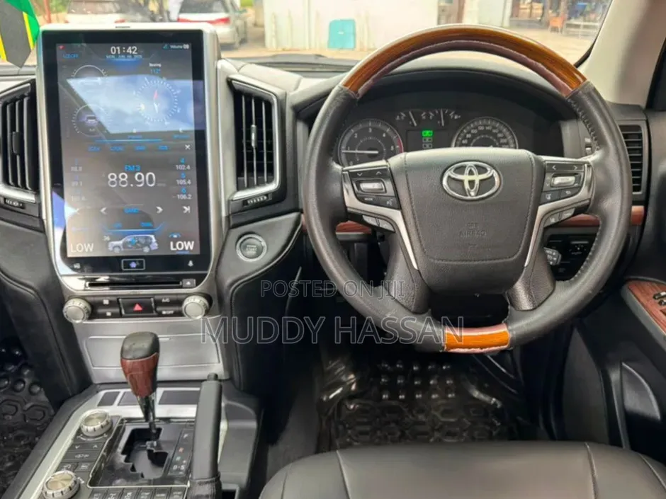 Toyota Land Cruiser 2011 Black