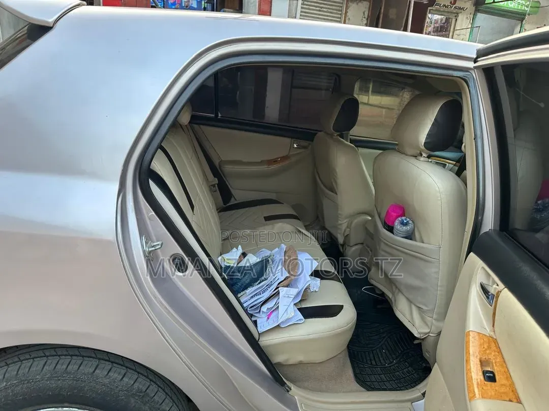 Toyota Corolla RunX 2006 Silver