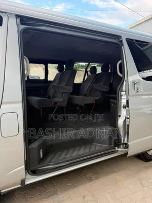 Toyota HiAce 2017 Silver