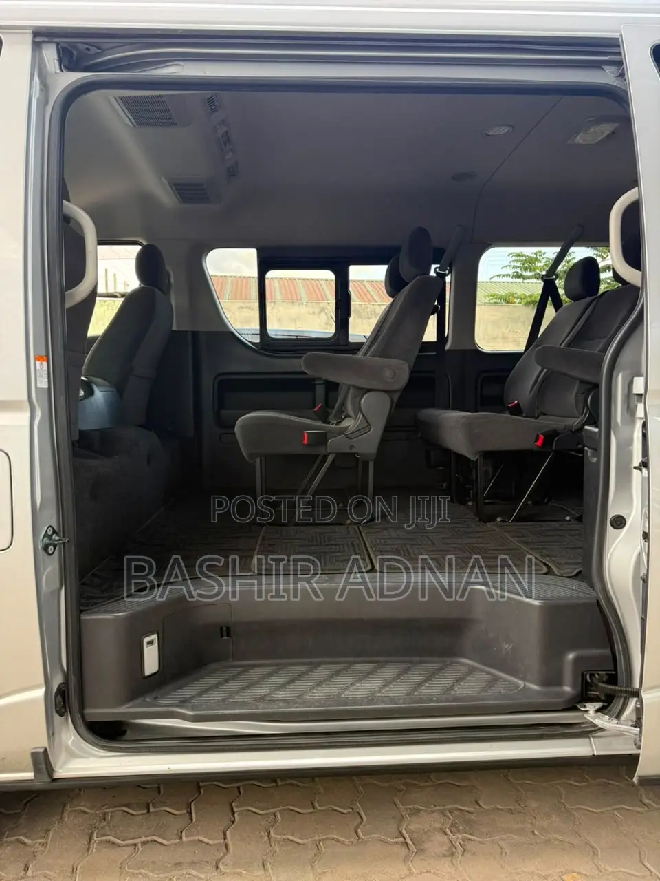 Toyota HiAce 2017 Silver