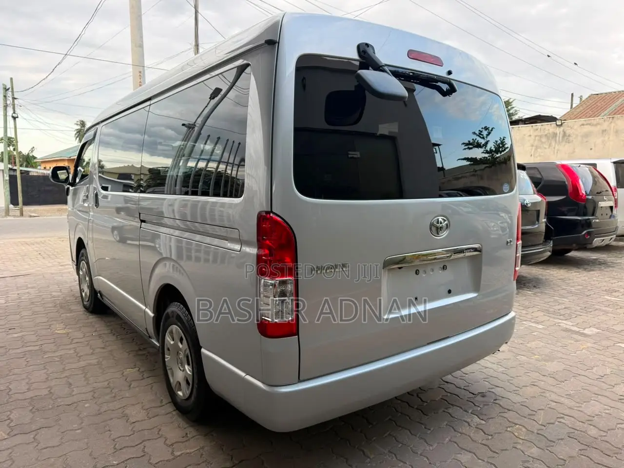 Toyota HiAce 2017 Silver