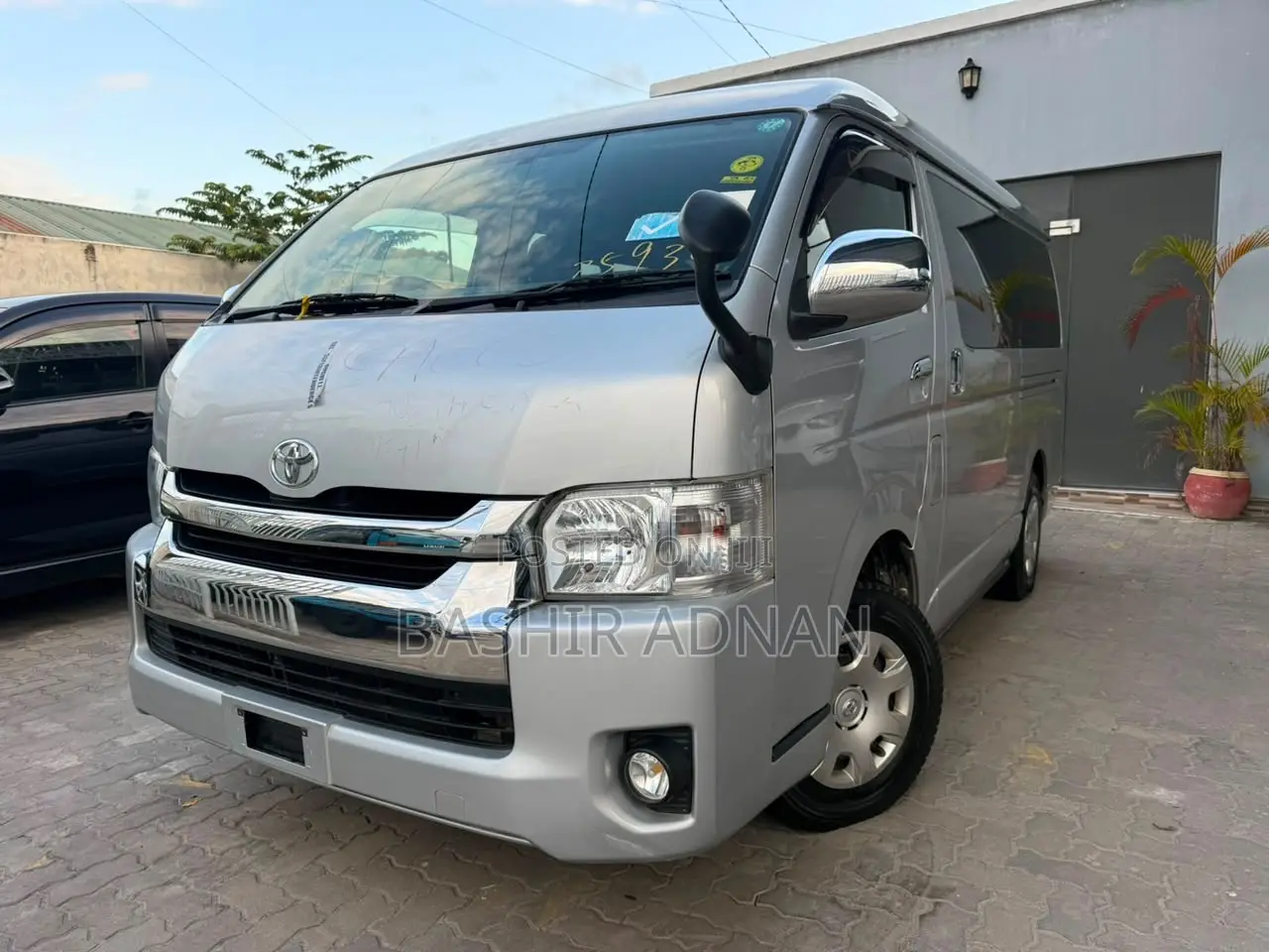 Toyota HiAce 2017 Silver
