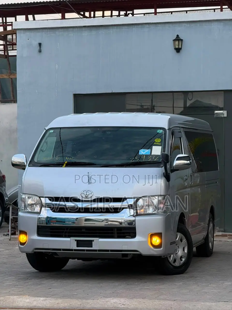 Toyota HiAce 2017 Silver