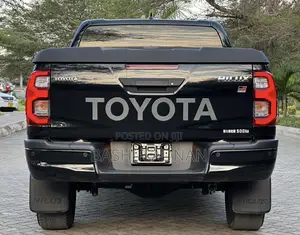 Toyota Hilux 2024 Black