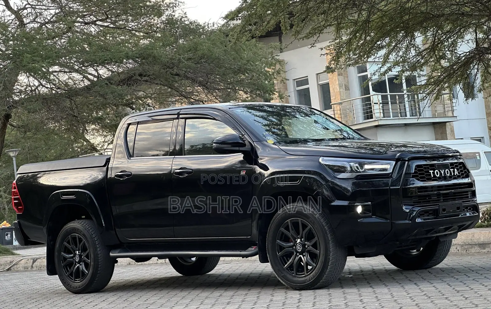 Toyota Hilux 2024 Black
