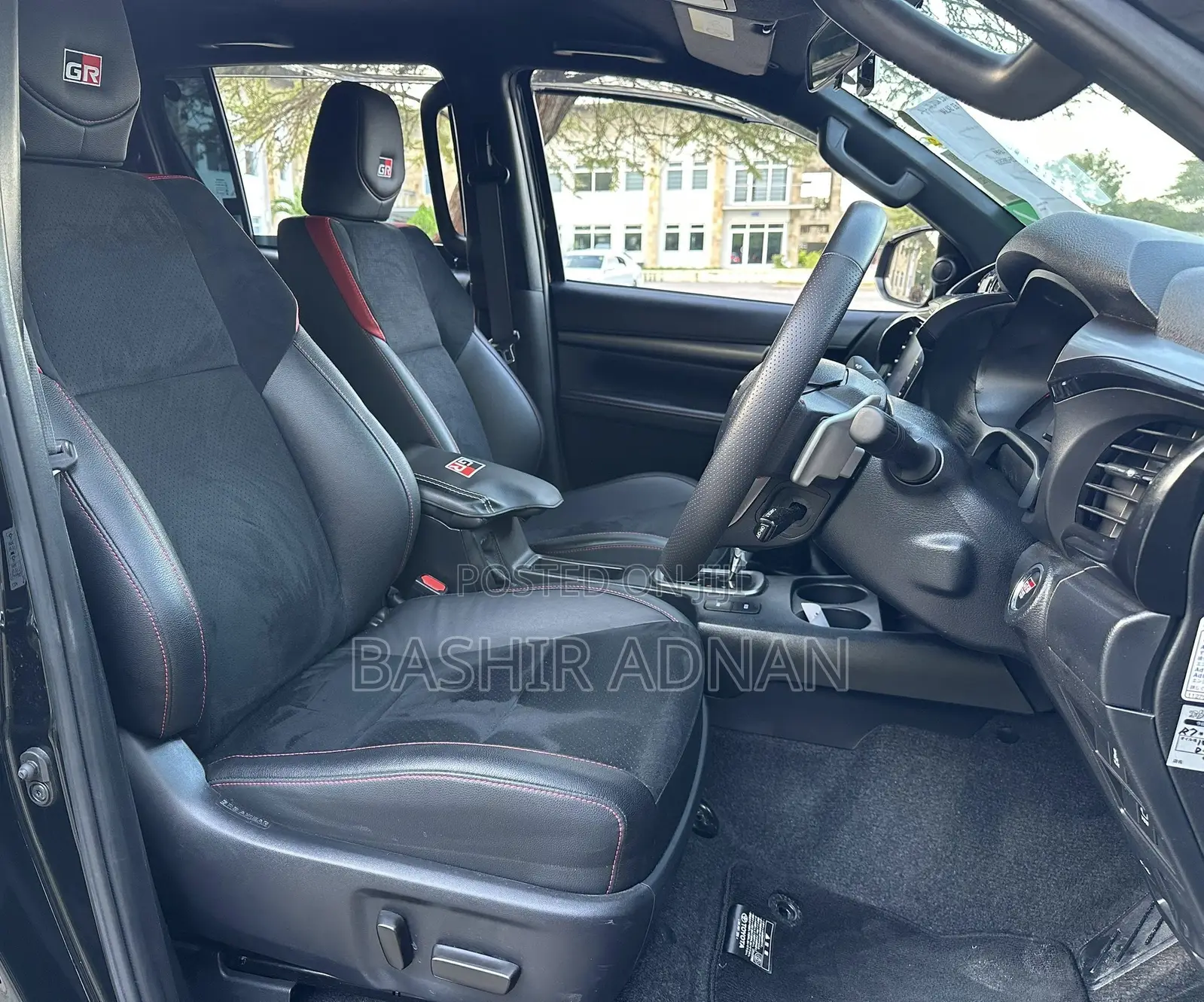 Toyota Hilux 2024 Black