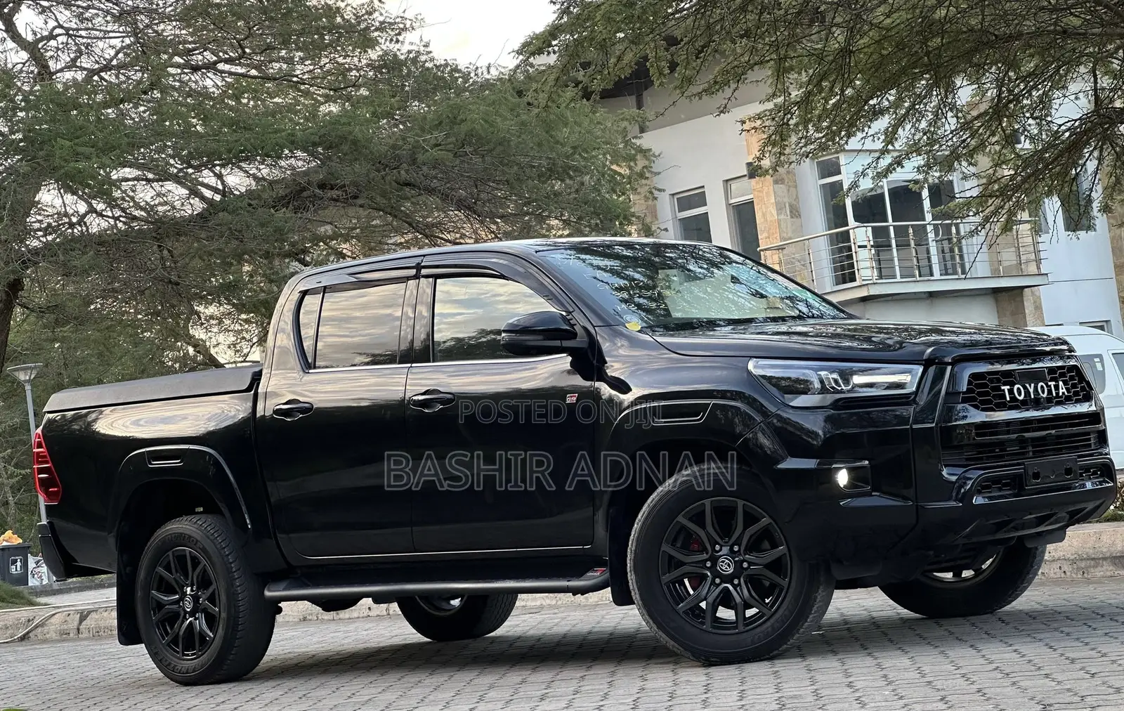 Toyota Hilux 2024 Black