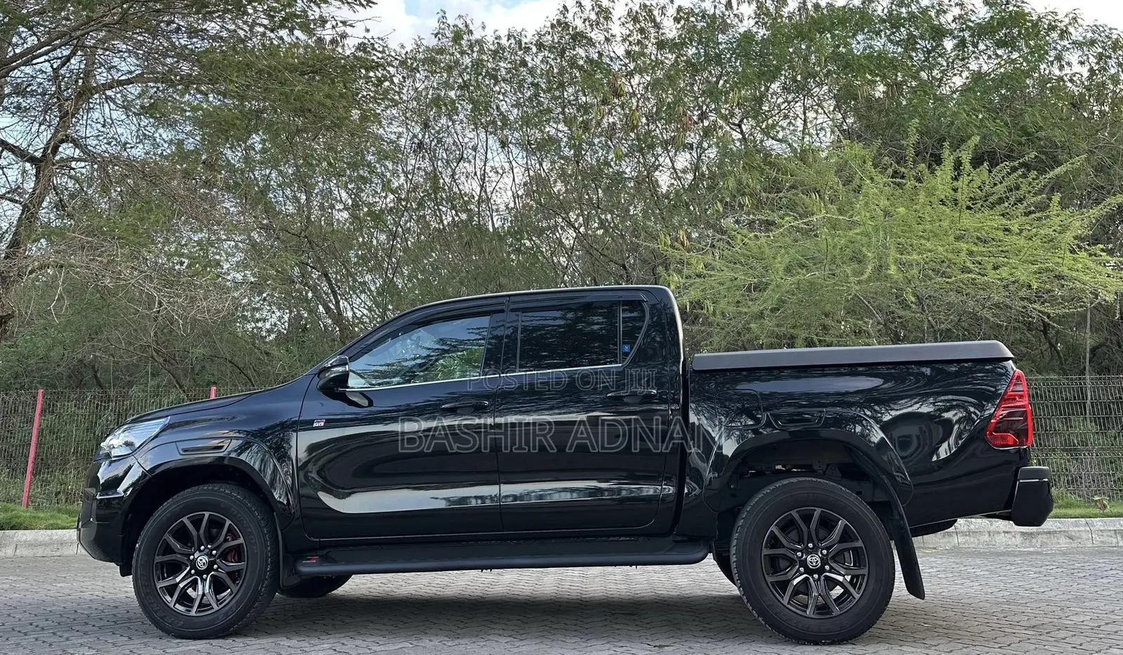 Toyota Hilux 2024 Black