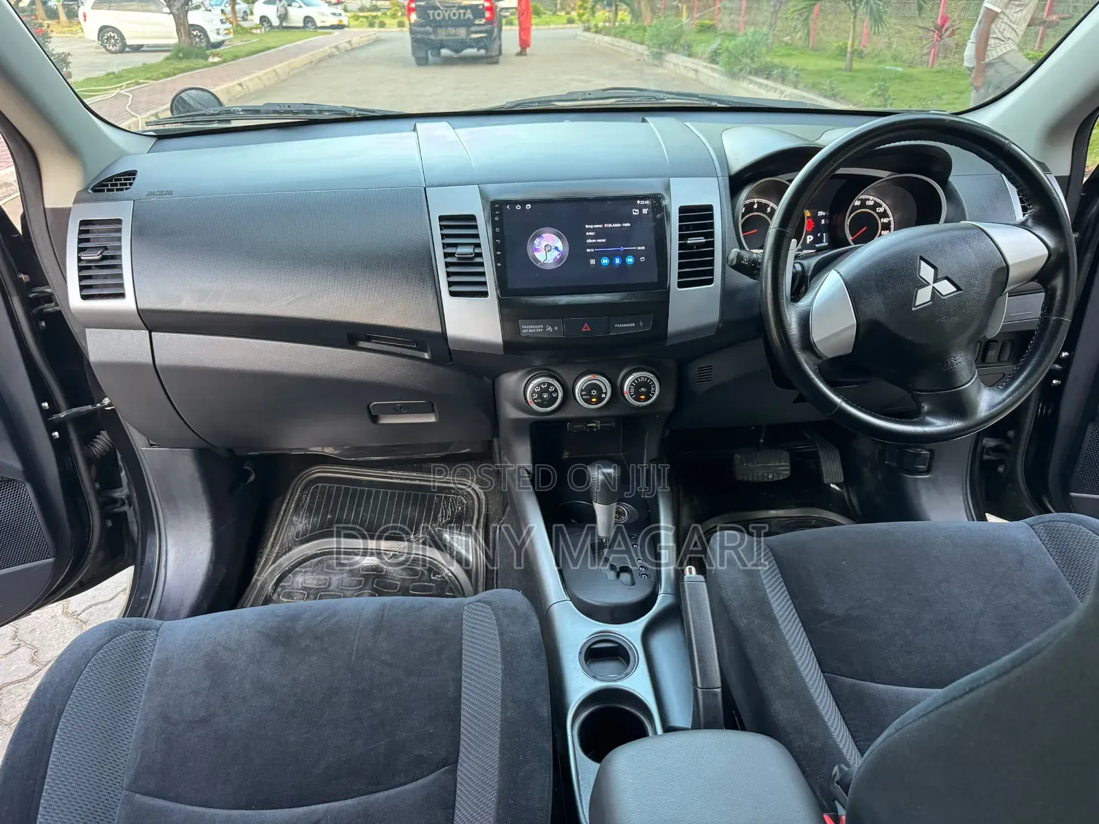 Mitsubishi Outlander 2010 Black