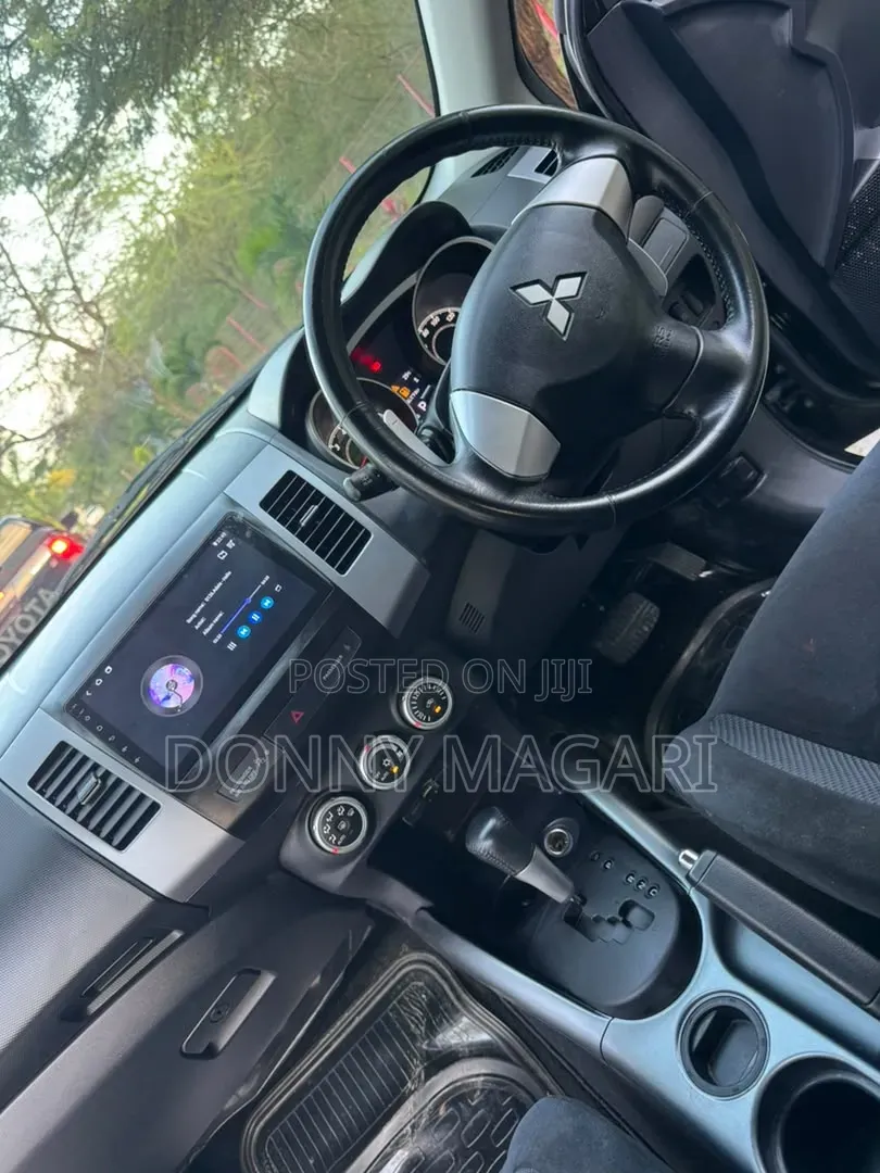 Mitsubishi Outlander 2010 Black