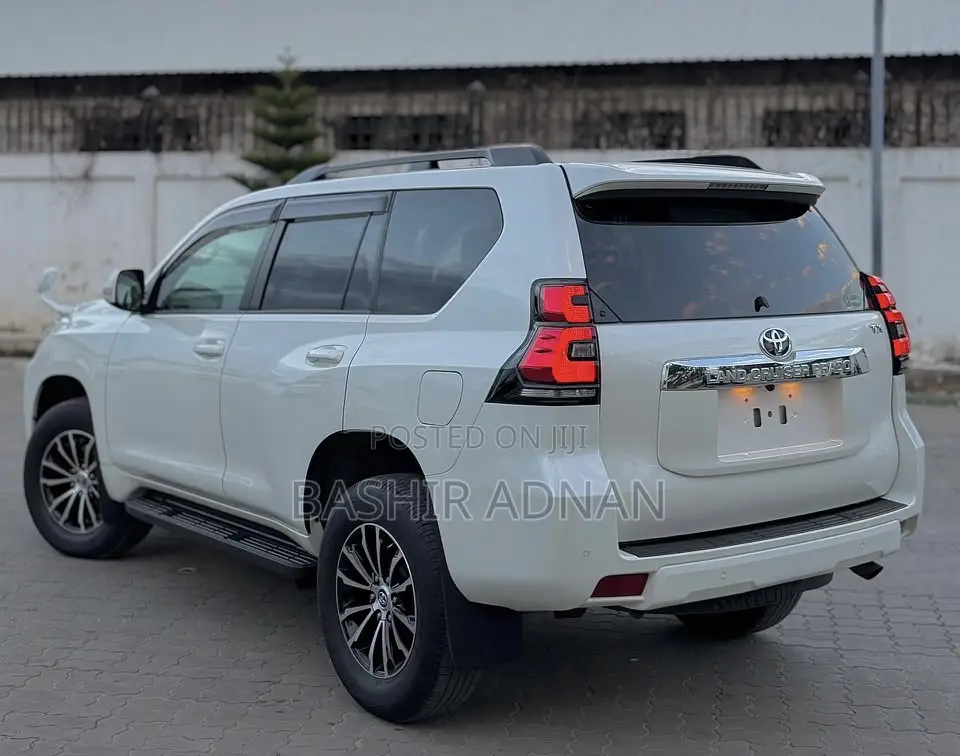 Toyota Land Cruiser Prado 2.8 2020 White