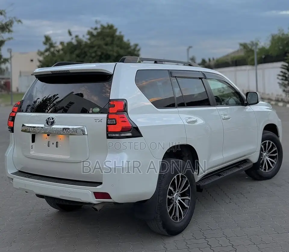Toyota Land Cruiser Prado 2.8 2020 White