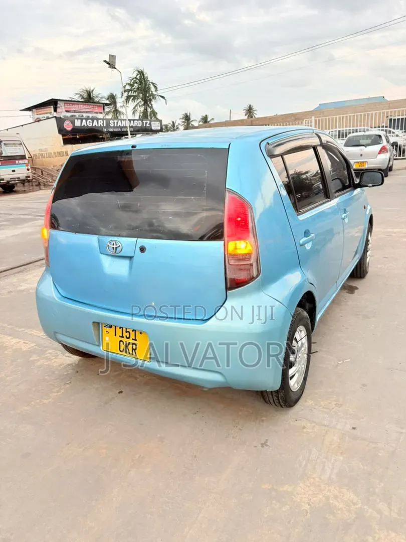 Toyota Passo 2004 Blue