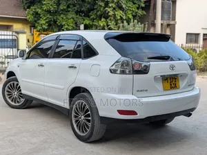 Toyota Harrier 2005 White