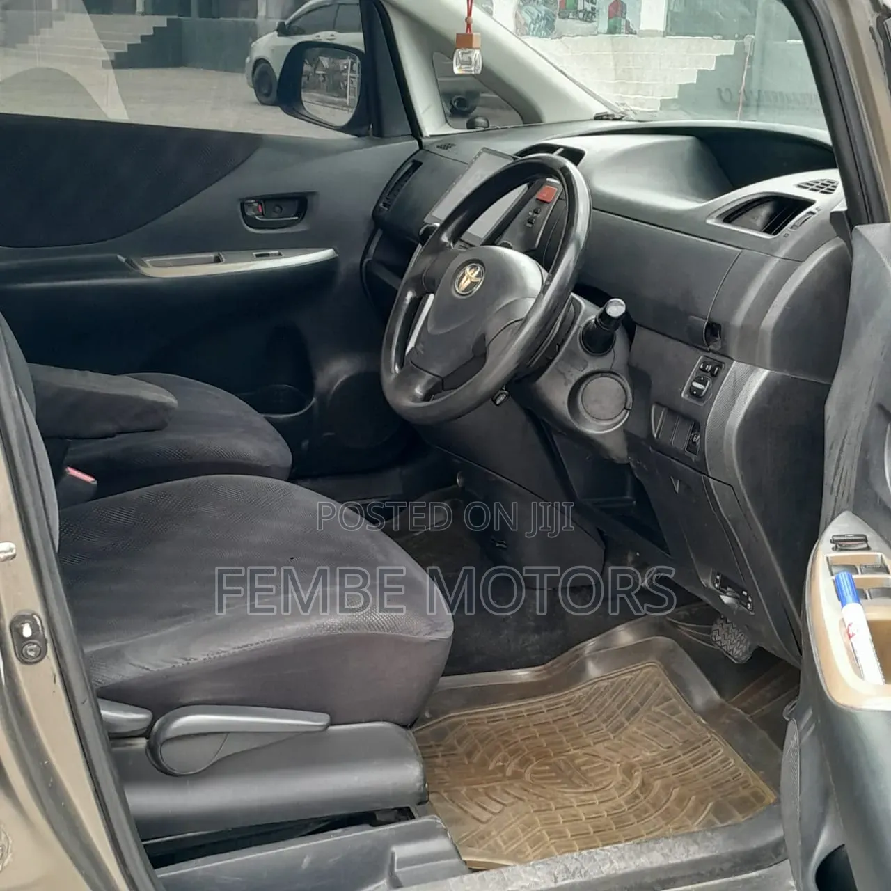 Toyota Ractis 2005 Gray