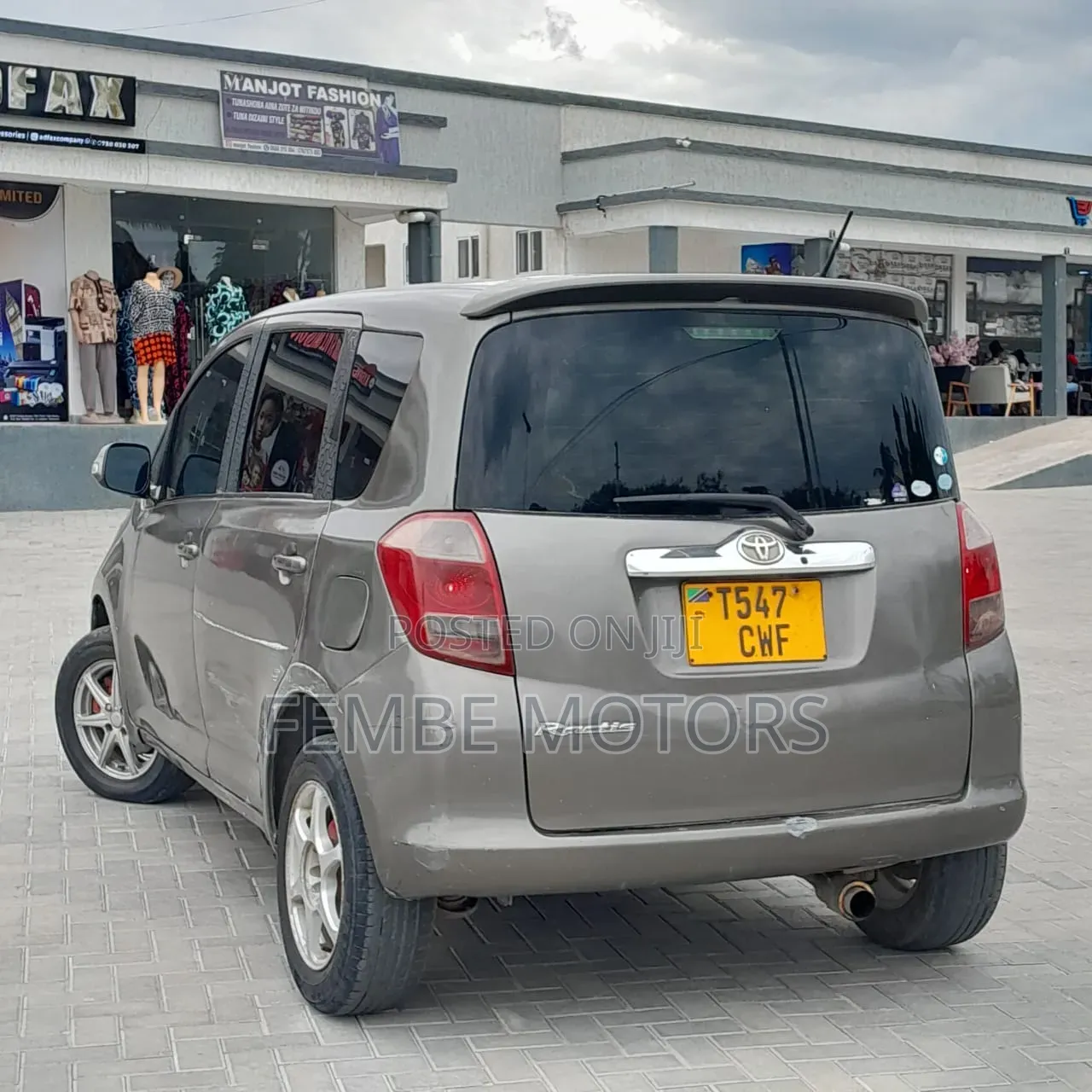 Toyota Ractis 2005 Gray