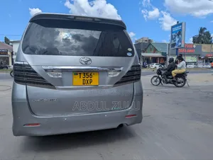 Toyota Alphard 2010 Silver