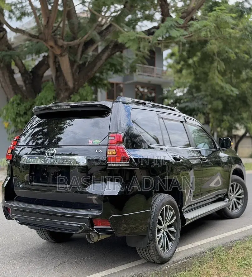 Toyota Land Cruiser Prado 2.8 2019 Black