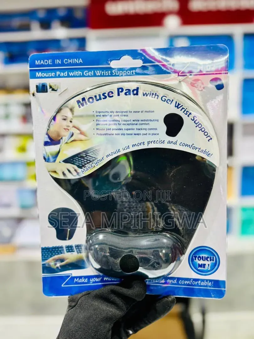 *Mouse Pad With Wrist Support