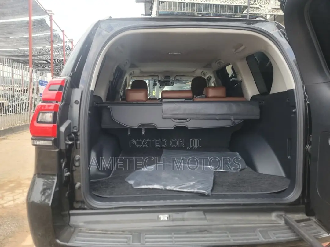 Toyota Land Cruiser Prado 2021 Black