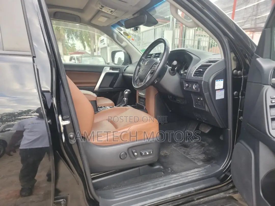 Toyota Land Cruiser Prado 2021 Black