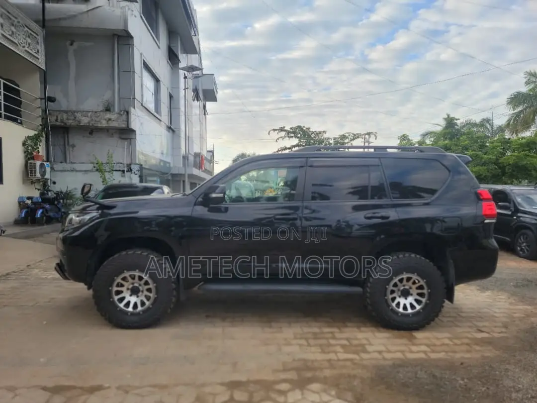 Toyota Land Cruiser Prado 2021 Black