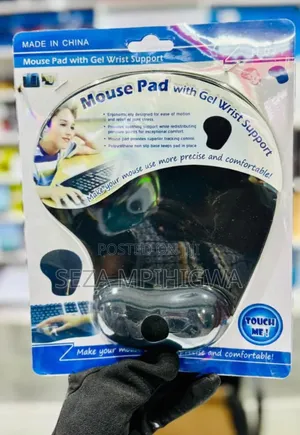 *Mouse Pad With Wrist Support