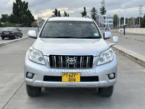 Toyota Land Cruiser Prado 2.7 i 2010 Silver