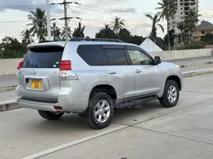 Toyota Land Cruiser Prado 2.7 i 2010 Silver