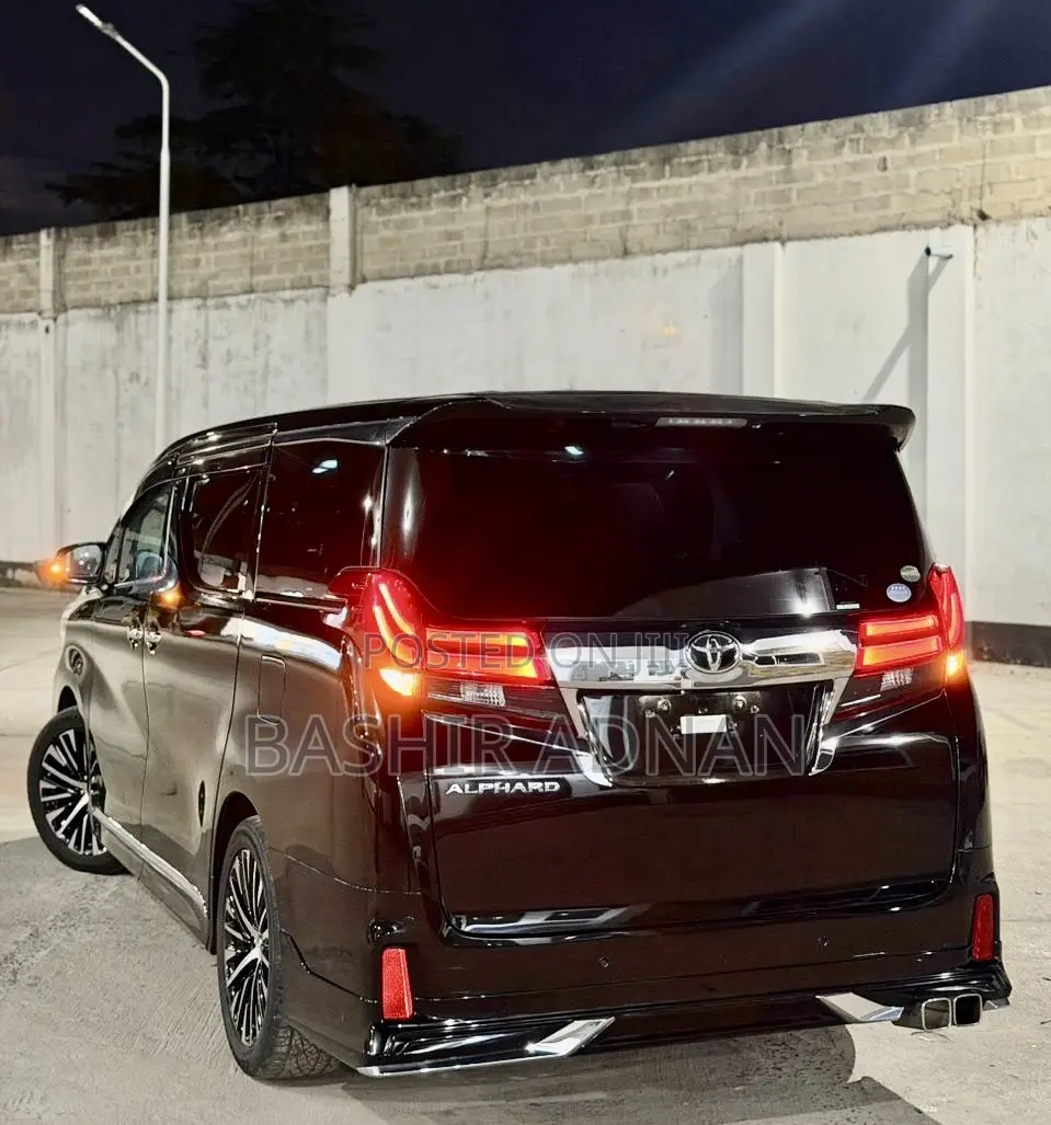 Toyota Alphard 2.5 Petrol FWD 2016 Black