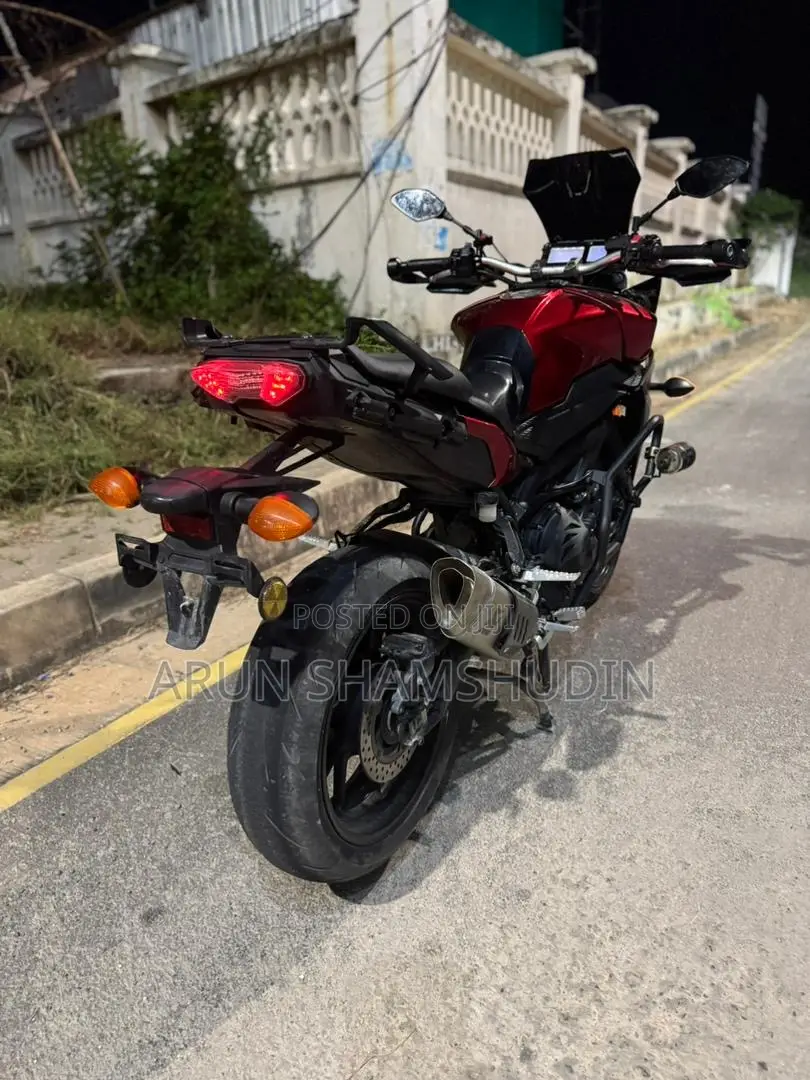 Yamaha 2017 Red