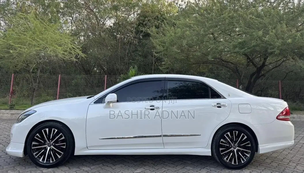 Toyota Crown 2009 White