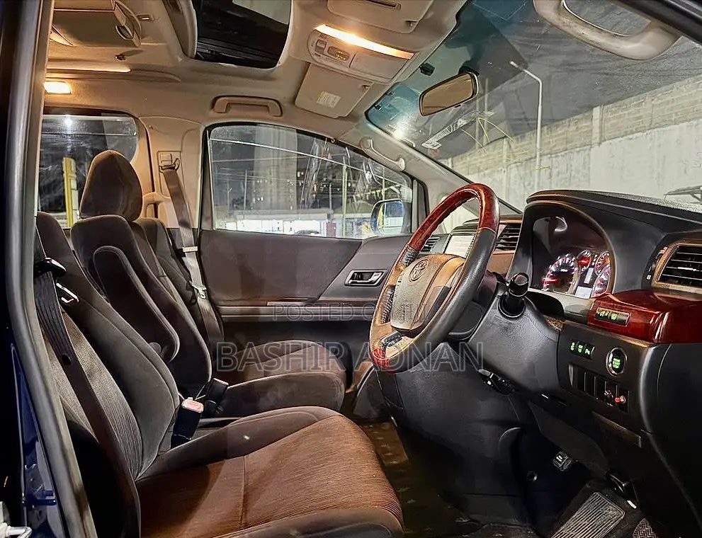 Toyota Vellfire 2009 Blue