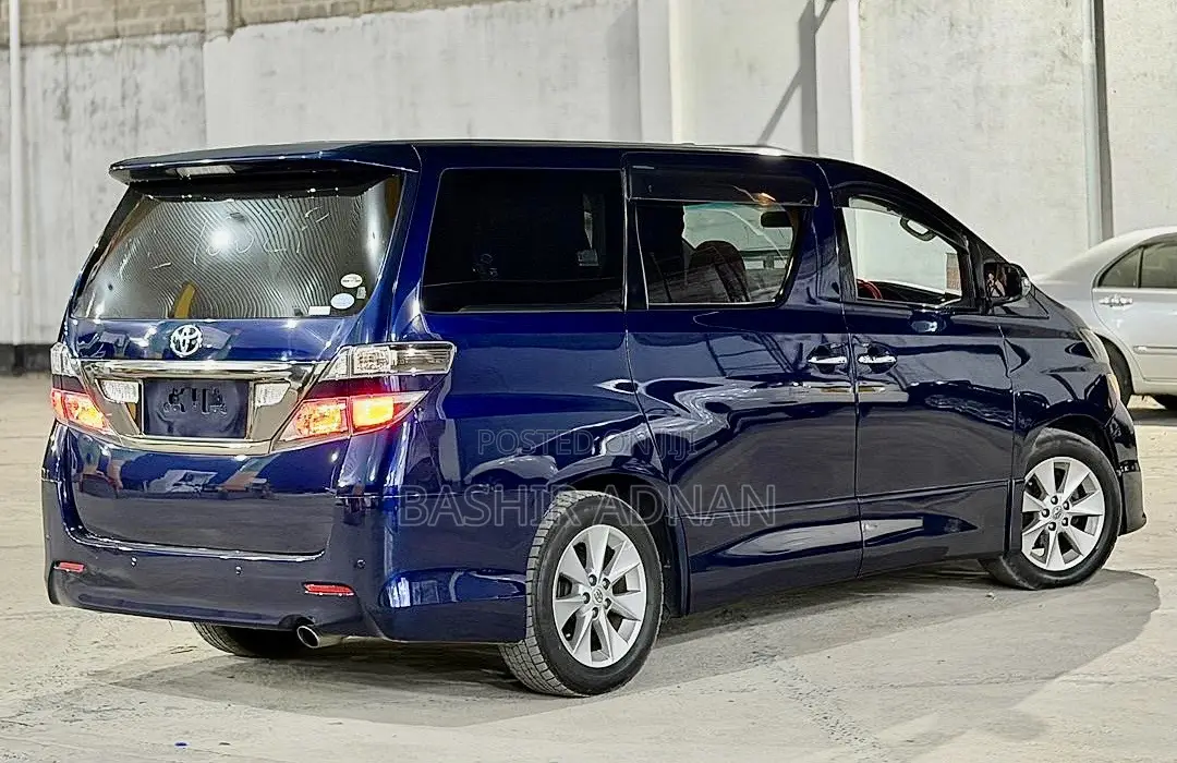 Toyota Vellfire 2009 Blue