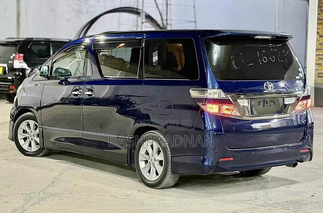 Toyota Vellfire 2009 Blue