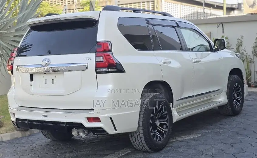 Toyota Land Cruiser Prado 2016 White